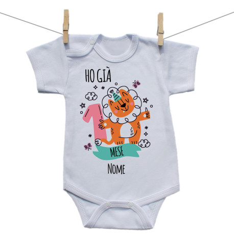 Body a maniche corte Ho già 1 mese con lanimaletto Body a maniche corte Ho già 1 mese con lanimaletto